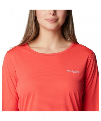 Women's W Skiff Guide Ls Knit Red Hibiscus $14.16 Activewear